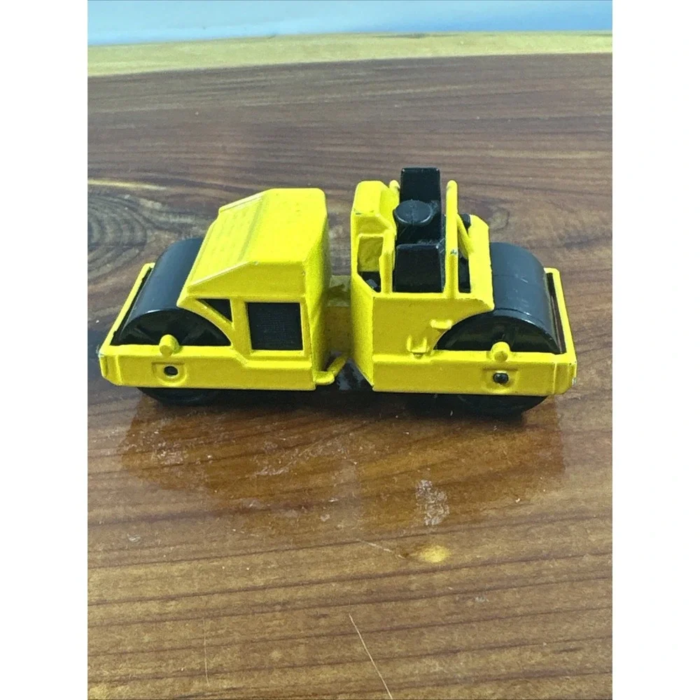 1986 Hot Wheels 69 CAT Road Roller Yellow‎ Diecast Malaysia VGC